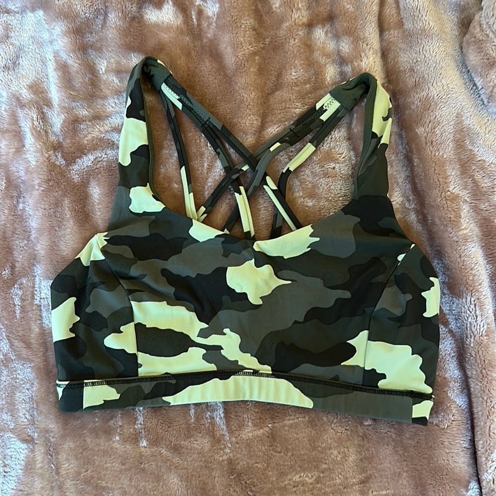 Lululemon Free to be Serene Bra